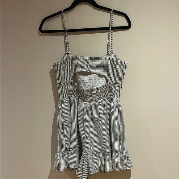 Striped Romper with Ruffle Hem (NWT) - Picture 9 of 9